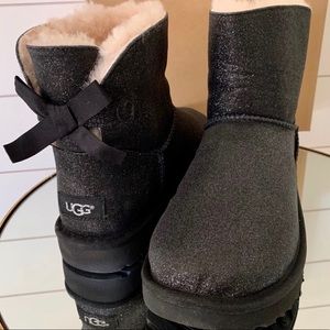 UGG Black Bailey Bow Mini